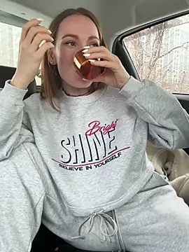 Snapshot of LavenderHot chatting on January 8, 2025, 5:48 am LavenderHot online show from January 8, 2025, 5:48 am