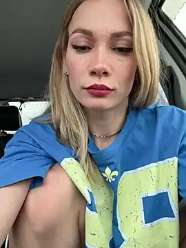 Snapshot of LavenderHot chatting on January 22, 2025, 6:20 am LavenderHot online show from January 22, 2025, 6:20 am