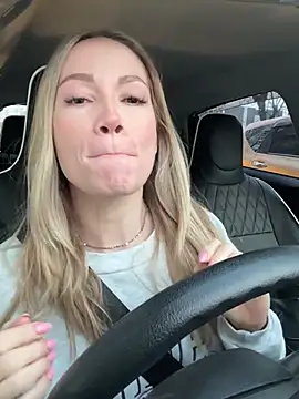 Snapshot of LavenderHot chatting on February 3, 2025, 2:14 am LavenderHot online show from February 3, 2025, 2:14 am