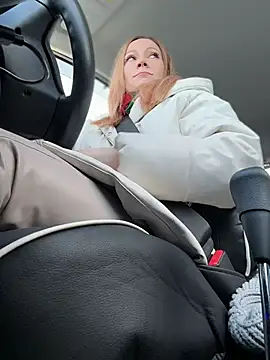 LavenderHot online show from February 25, 2026, 2:21 am