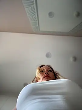 LavenderHot online show from April 4, 2026, 12:31 am