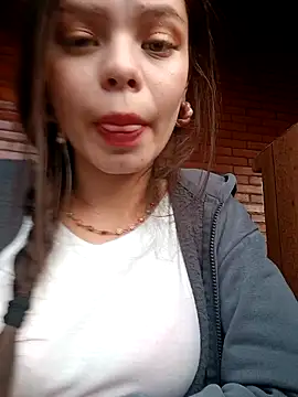 Violeta 12- online show from December 12, 2024, 10:20 pm