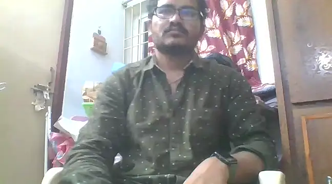 Snapshot of naughtymike0007 chatting on December 28, 2024, 11:37 pm naughtymike0007 online show from December 28, 2024, 11:37 pm