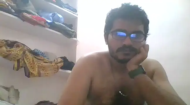 Snapshot of naughtymike0007 chatting on January 2, 2025, 4:35 pm naughtymike0007 online show from January 2, 2025, 4:35 pm