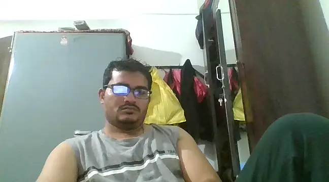 Snapshot of naughtymike0007 chatting on January 15, 2025, 3:39 pm naughtymike0007 online show from January 15, 2025, 3:39 pm