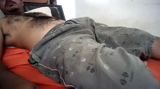 Snapshot of naughtymike0007 chatting on January 19, 2025, 9:01 am naughtymike0007 online show from January 19, 2025, 9:01 am