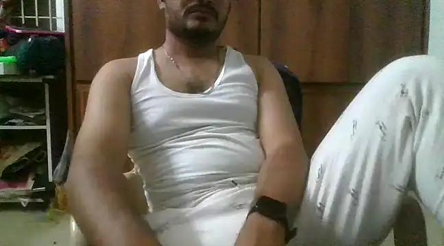 Snapshot of naughtymike0007 chatting on February 4, 2025, 5:12 pm naughtymike0007 online show from February 4, 2025, 5:12 pm