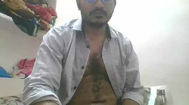 Snapshot of naughtymike0007 chatting on February 6, 2025, 12:05 pm naughtymike0007 online show from February 6, 2025, 12:05 pm
