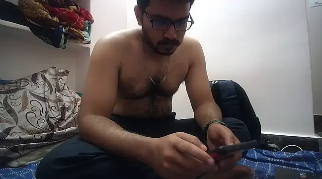 Snapshot of naughtymike0007 chatting on February 13, 2025, 3:39 am naughtymike0007 online show from February 13, 2025, 3:39 am