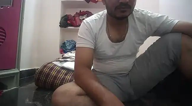 Snapshot of naughtymike0007 chatting on March 22, 2025, 2:58 pm naughtymike0007 online show from March 22, 2025, 2:58 pm