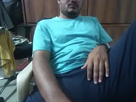 naughtymike0007 online show from October 24, 2025, 4:47 pm