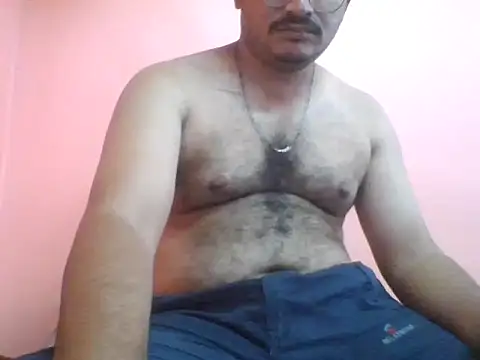 naughtymike0007 online show from April 1, 2026, 5:41 am