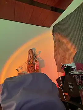 CieloTaylor online show from November 1, 2025, 2:02 am