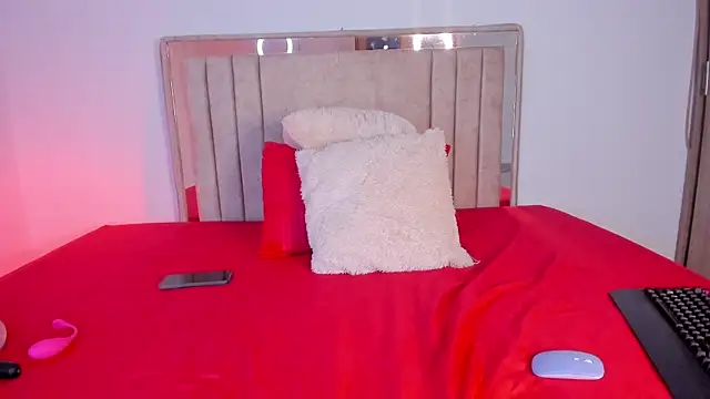 Deiisy Queen online show from December 18, 2025, 8:04 pm