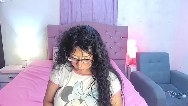 Snapshot of Latinabombsheell chatting on June 11, 2026, 5:55 pm Latinabombsheell online show from June 11, 2026, 5:55 pm