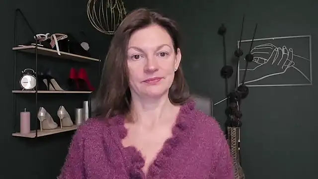 VivianWILD online show from October 22, 2025, 5:52 am