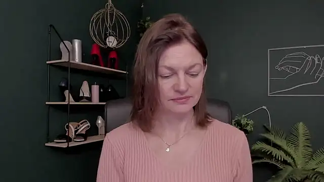 VivianWILD online show from December 2, 2025, 6:41 am