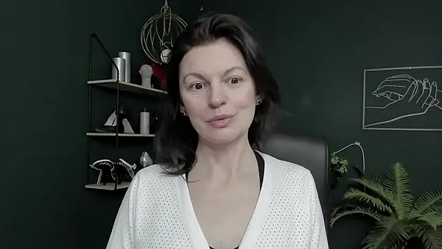 VivianWILD online show from March 9, 2026, 7:56 am