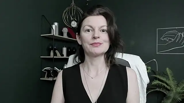 VivianWILD online show from April 21, 2026, 5:58 am