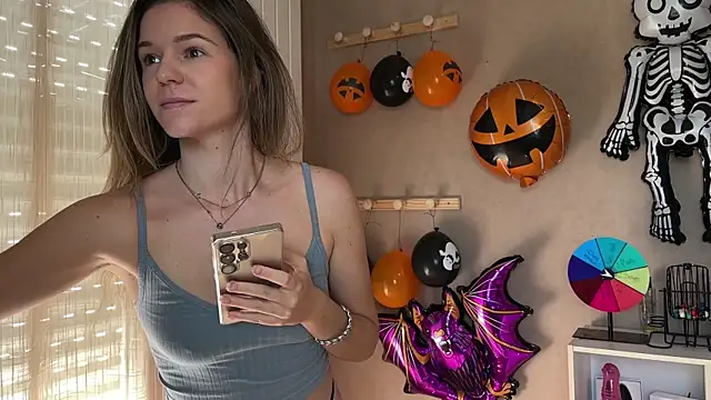 lucie mehott online show from October 12, 2025, 8:35 am