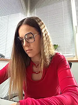 Snapshot of lucie_mehott chatting on June 5, 2026, 7:47 am lucie mehott online show from June 5, 2026, 7:47 am