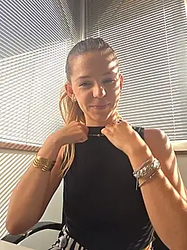 lucie mehott online show from August 4, 2026, 8:06 am