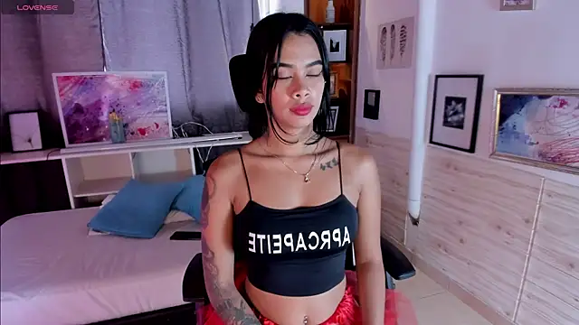 saracorraless online show from February 26, 2025, 8:11 pm