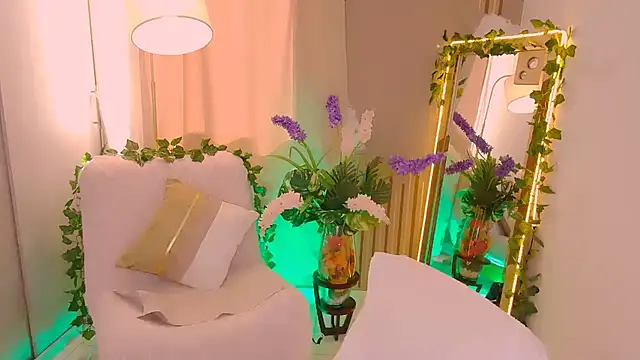 Snapshot of Miss_ash chatting on February 17, 2025, 8:36 pm Miss ash online show from February 17, 2025, 8:36 pm