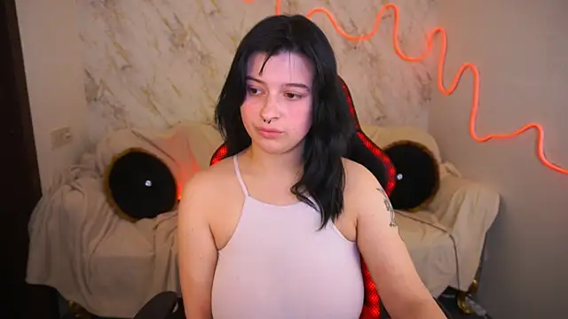 Snapshot of Miki_Kivi chatting on December 13, 2024, 7:53 pm Miki Kivi online show from December 13, 2024, 7:53 pm