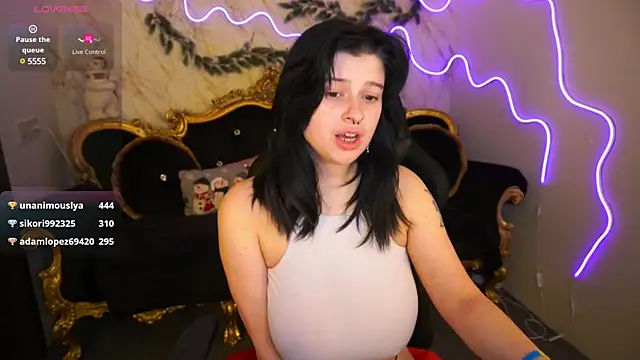 Snapshot of Miki_Kivi chatting on January 5, 2025, 4:14 am Miki Kivi online show from January 5, 2025, 4:14 am