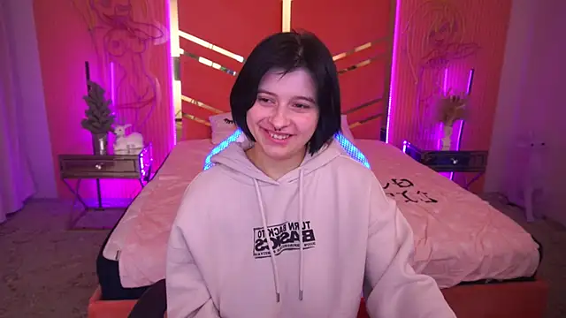 Snapshot of Miki_Kivi chatting on January 19, 2025, 9:55 pm Miki Kivi online show from January 19, 2025, 9:55 pm