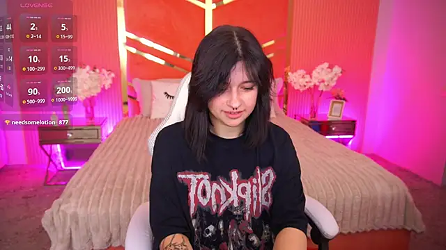 Snapshot of Miki_Kivi chatting on September 22, 2025, 10:12 pm Miki Kivi online show from September 22, 2025, 10:12 pm