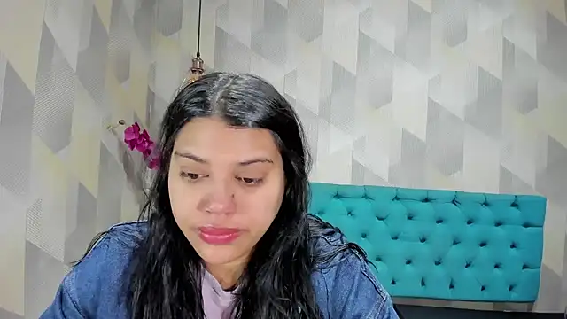 LindaBreeS online show from October 5, 2025, 1:09 pm