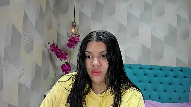 LindaBreeS online show from October 13, 2025, 1:00 pm