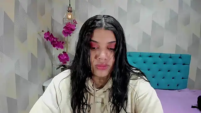 LindaBreeS online show from October 20, 2025, 2:17 pm