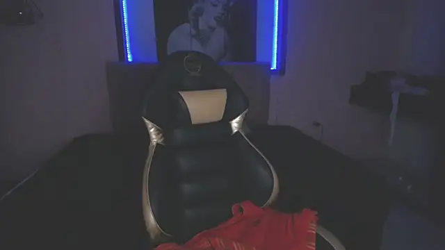 Andrea Ramos online show from October 15, 2025, 6:52 pm