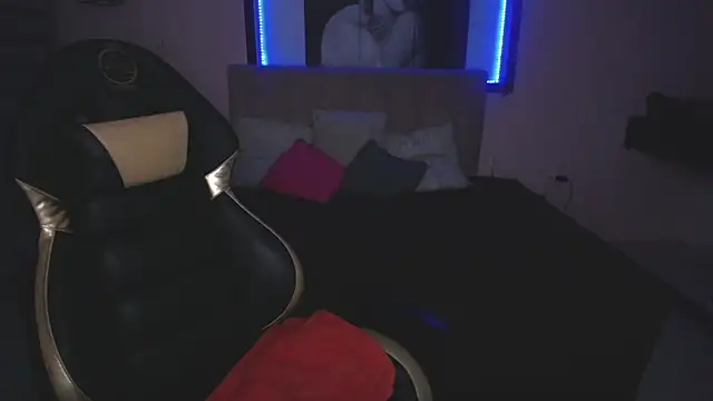 Andrea Ramos online show from October 16, 2025, 8:32 pm