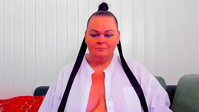 MilanaBiegert online show from February 19, 2026, 10:11 am