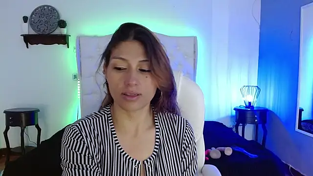 elena detroya online show from December 23, 2024, 12:19 pm