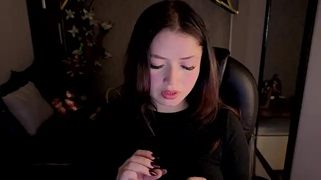 almma shy online show from November 20, 2025, 1:33 pm