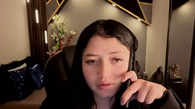 almma shy online show from December 3, 2025, 1:42 pm