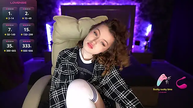 YesPussyClover online show from February 8, 2025, 8:53 pm