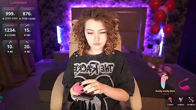 YesPussyClover online show from February 17, 2025, 10:03 pm