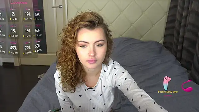 YesPussyClover online show from October 12, 2025, 7:46 pm