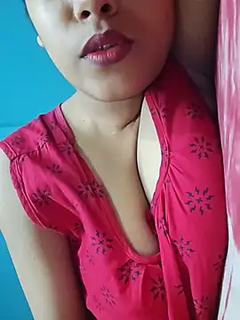 Snapshot of sexyindi_couple chatting on May 30, 2026, 7:38 am sexyindi couple online show from May 30, 2026, 7:38 am