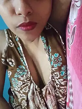 Snapshot of sexyindi_couple chatting on June 14, 2026, 7:54 am sexyindi couple online show from June 14, 2026, 7:54 am