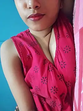 Snapshot of sexyindi_couple chatting on June 16, 2026, 5:54 am sexyindi couple online show from June 16, 2026, 5:54 am