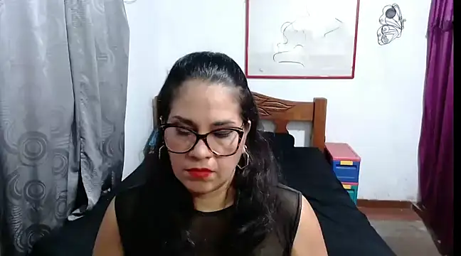 Mistresskloe01 online show from January 8, 2025, 12:47 pm