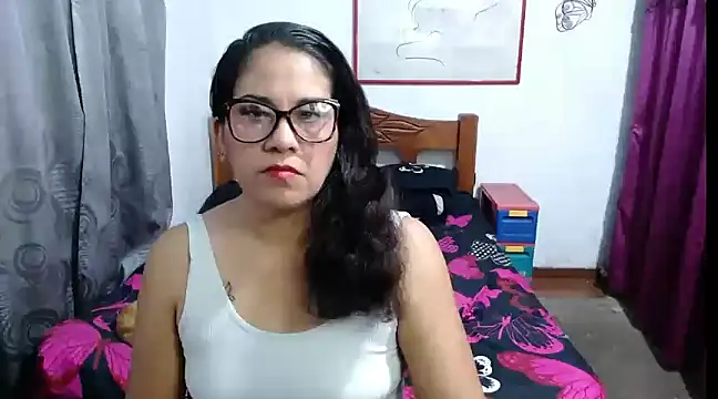 Mistresskloe01 online show from January 16, 2025, 12:31 pm