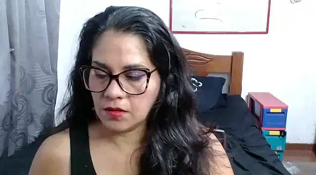 Mistresskloe01 online show from February 10, 2025, 12:50 pm